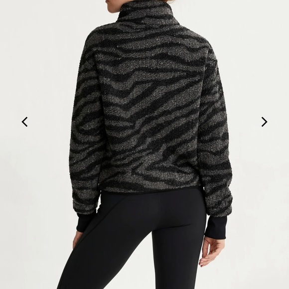 ❌SOLD❌ Varley Napoli fleece zebra print jacket - Picture 15 of 15